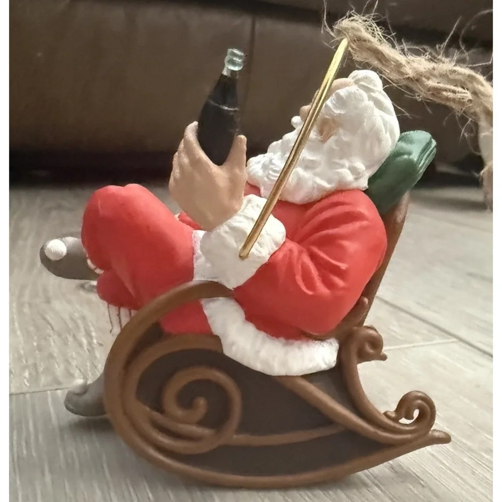 Hallmark Keepsake Ornament Coca Cola Santa Taking A Break 1997 Excellent